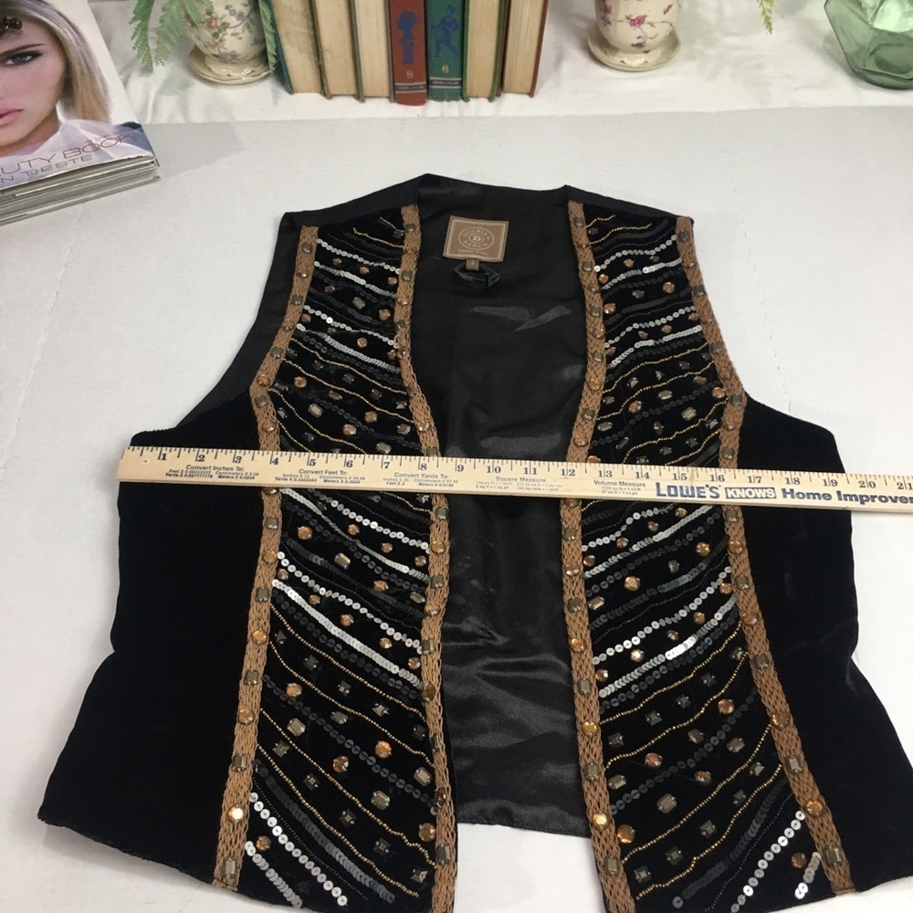 Double D Ranch Vest - Picture 3 of 10